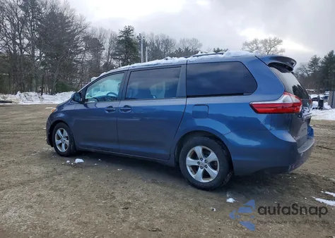 2015 Toyota Sienna Le from USA, damaged, VIN 5TDKK3DC7FS554618
